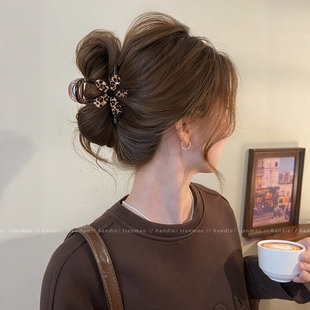 气质豹纹花朵发夹抓夹女2026新高级感后脑勺盘发大号发量大鲨鱼夹