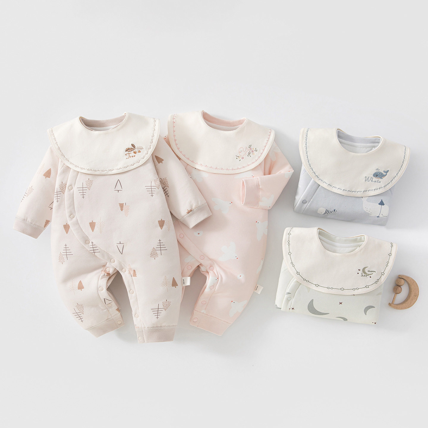 婴儿40克夹棉连体衣秋冬季外出服哈衣加厚棉衣棉服爬服送围嘴冬装