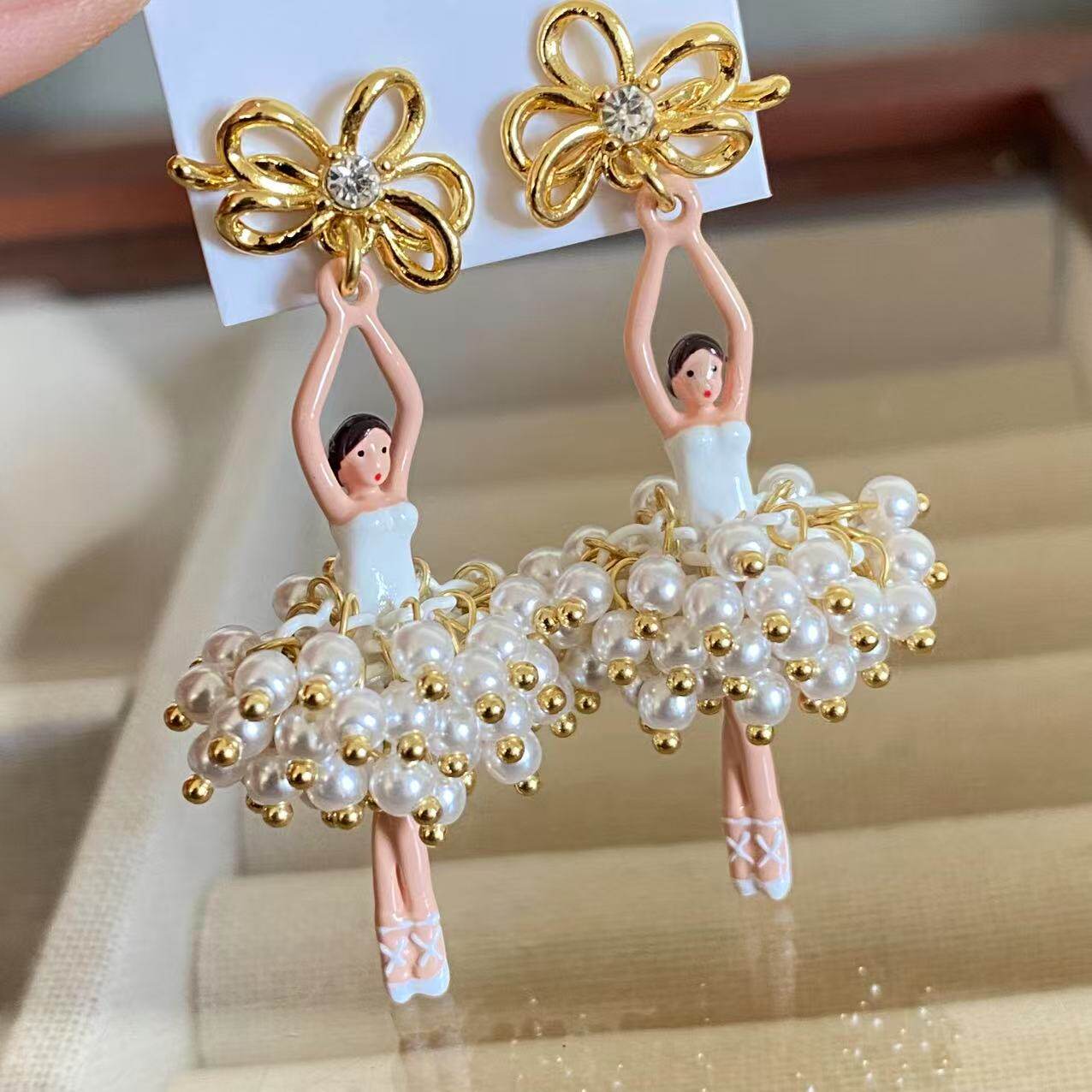 法国珐琅手工珍珠白红串色经典芭蕾女孩耳钉项链