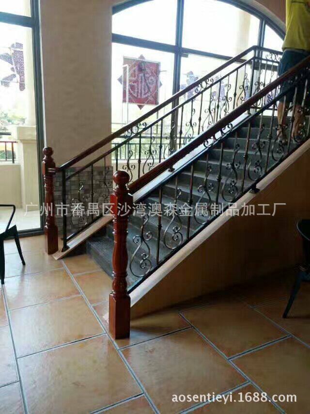 自建房室内高档样式铁艺扶手楼梯欧式室内木头扶手面铁艺梯花楼梯