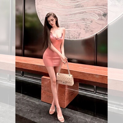 挂脖包臀裙显瘦简约气质女人味