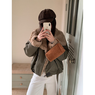 黄峥轻奢翻领羊羔毛派克外套女冬季 气质牛角扣大衣541176 保暖短款