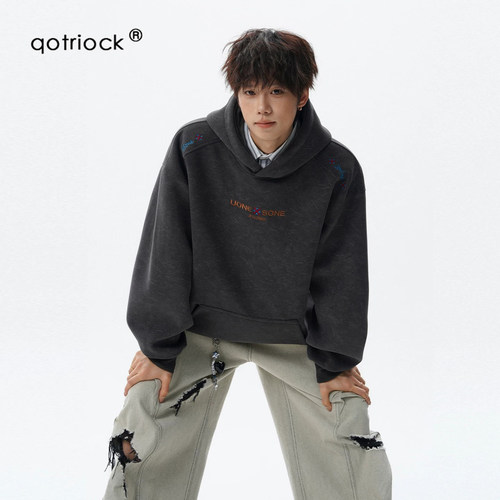 QOTRIOCK美式民族风刺绣连帽卫衣