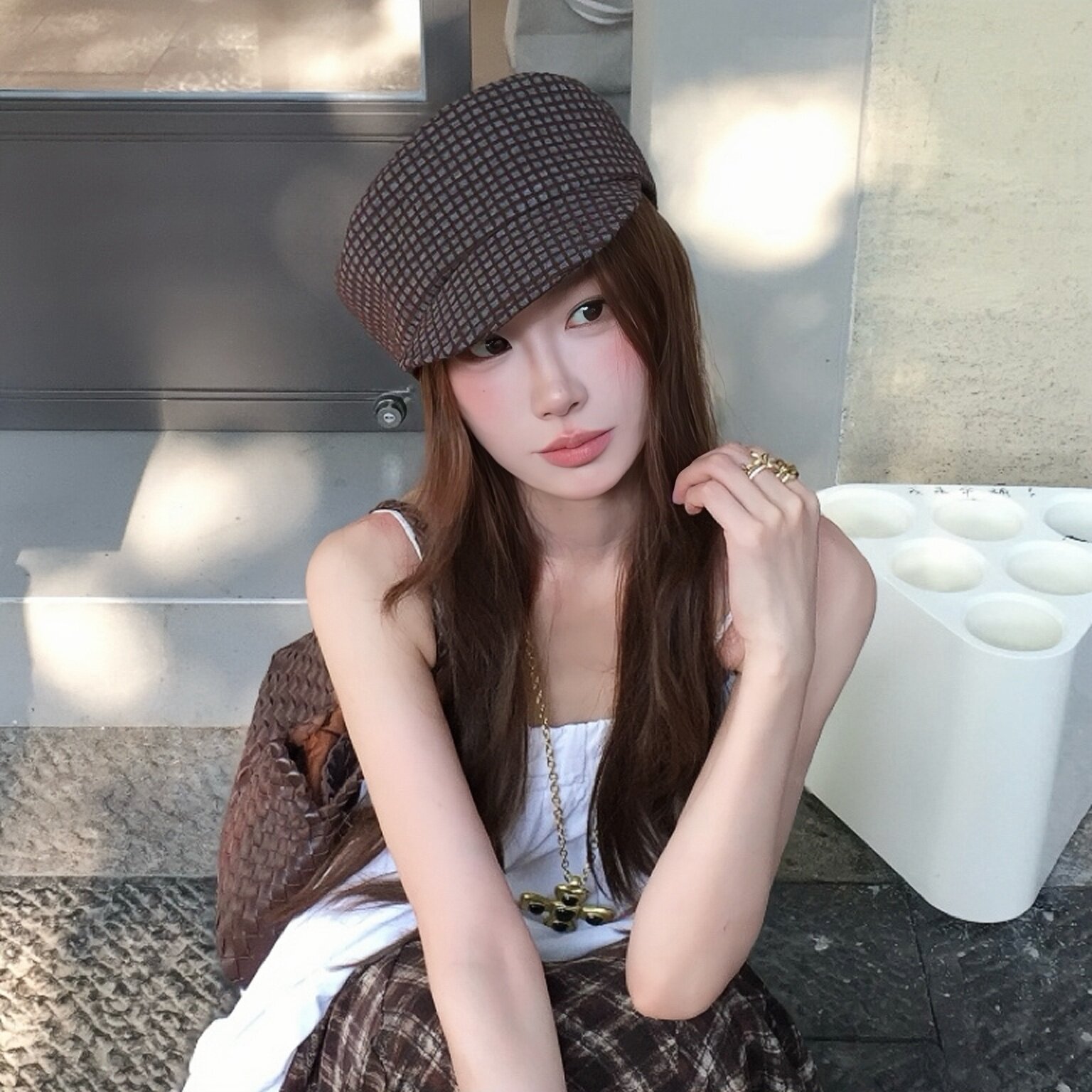 小众红棕格子平顶马术帽女早秋新款短檐复古骑士帽显脸小鸭舌帽潮