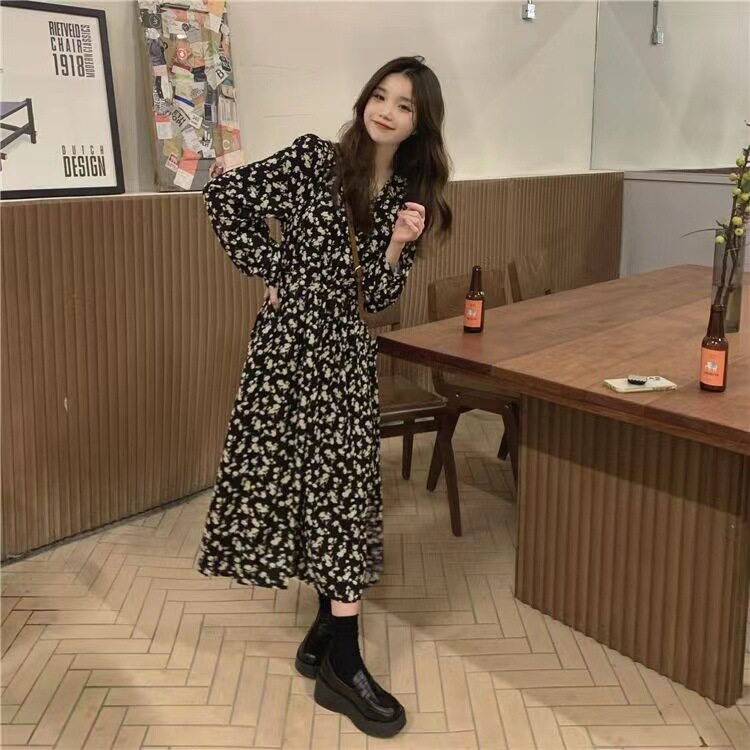 女装法式森系风碎花裙纯欲风ins潮2026春秋季宽松显瘦长款连衣裙