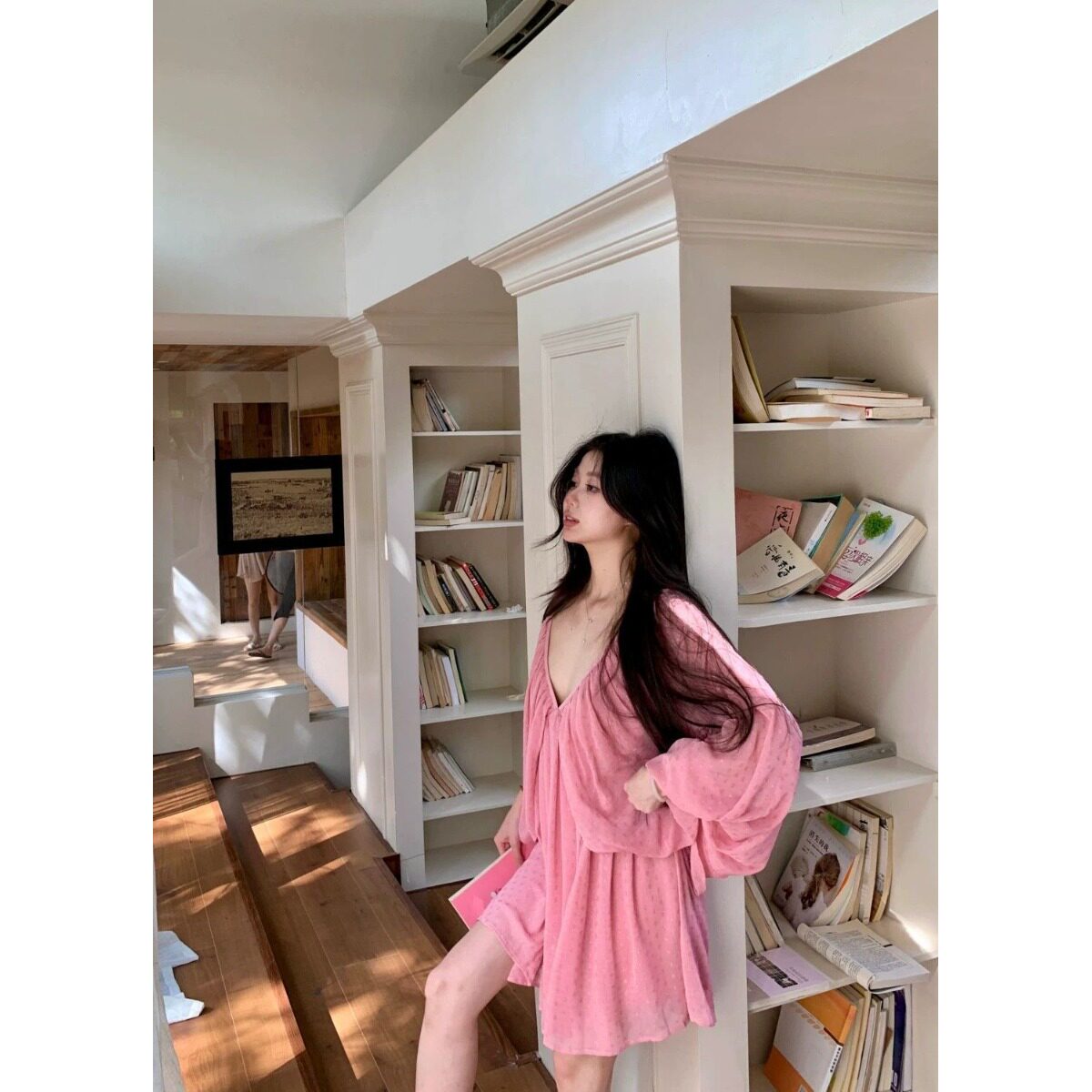 度假风粉色v领长袖连衣裙女夏季法式宽松休闲裙子温柔显瘦a字短裙