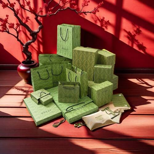 GUCCI包装香水盒衣服盒包包盒