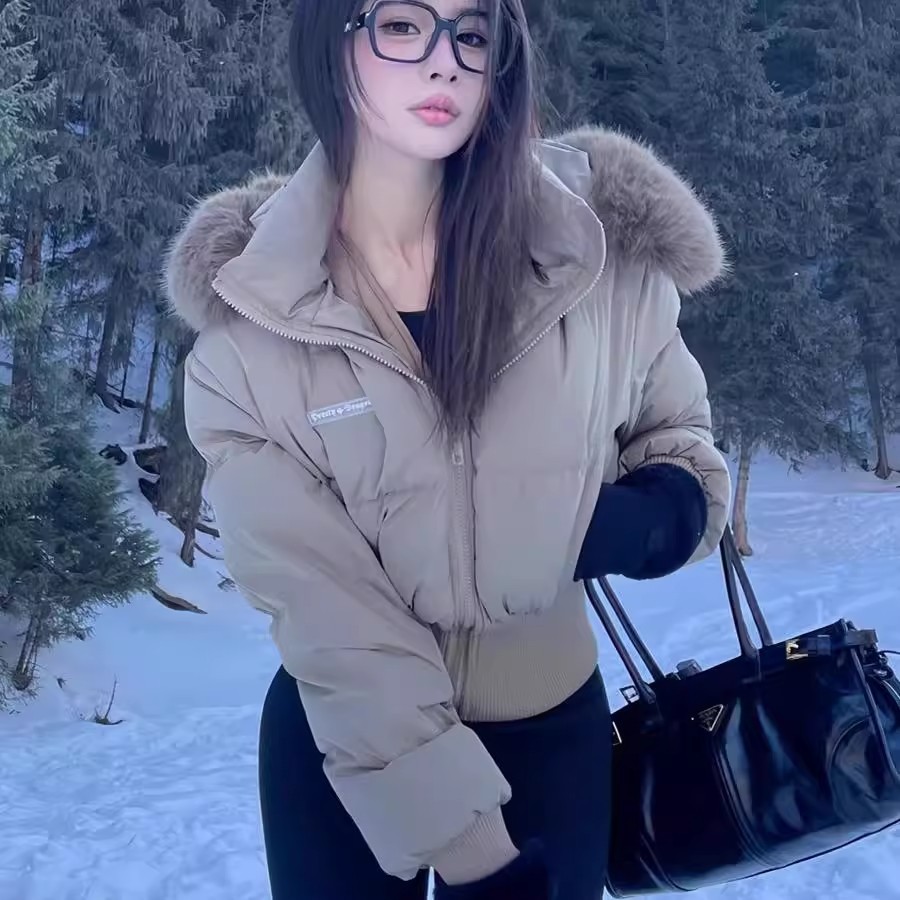 冬季2025年显瘦新款毛领连帽面包棉衣收腰加厚短款羽绒棉服女