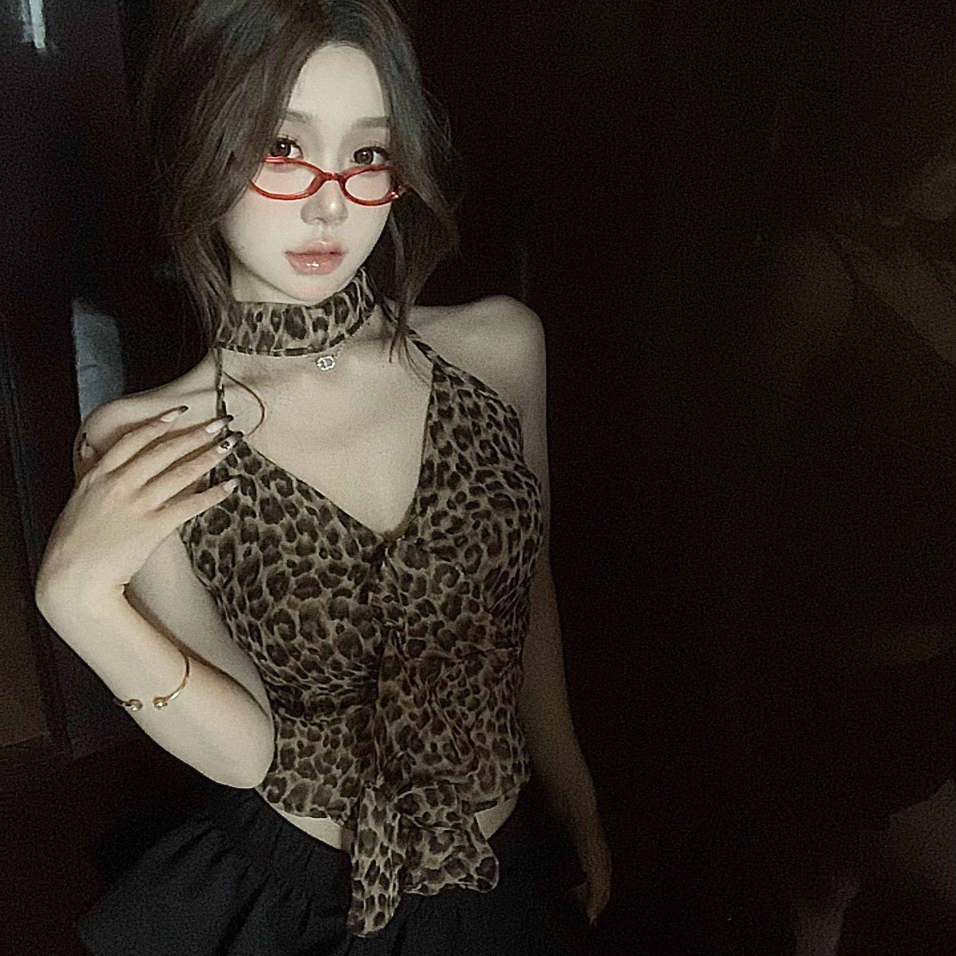 美式辣妹豹纹露背挂脖吊带小背心女夏季紧身内搭短款外穿性感上衣