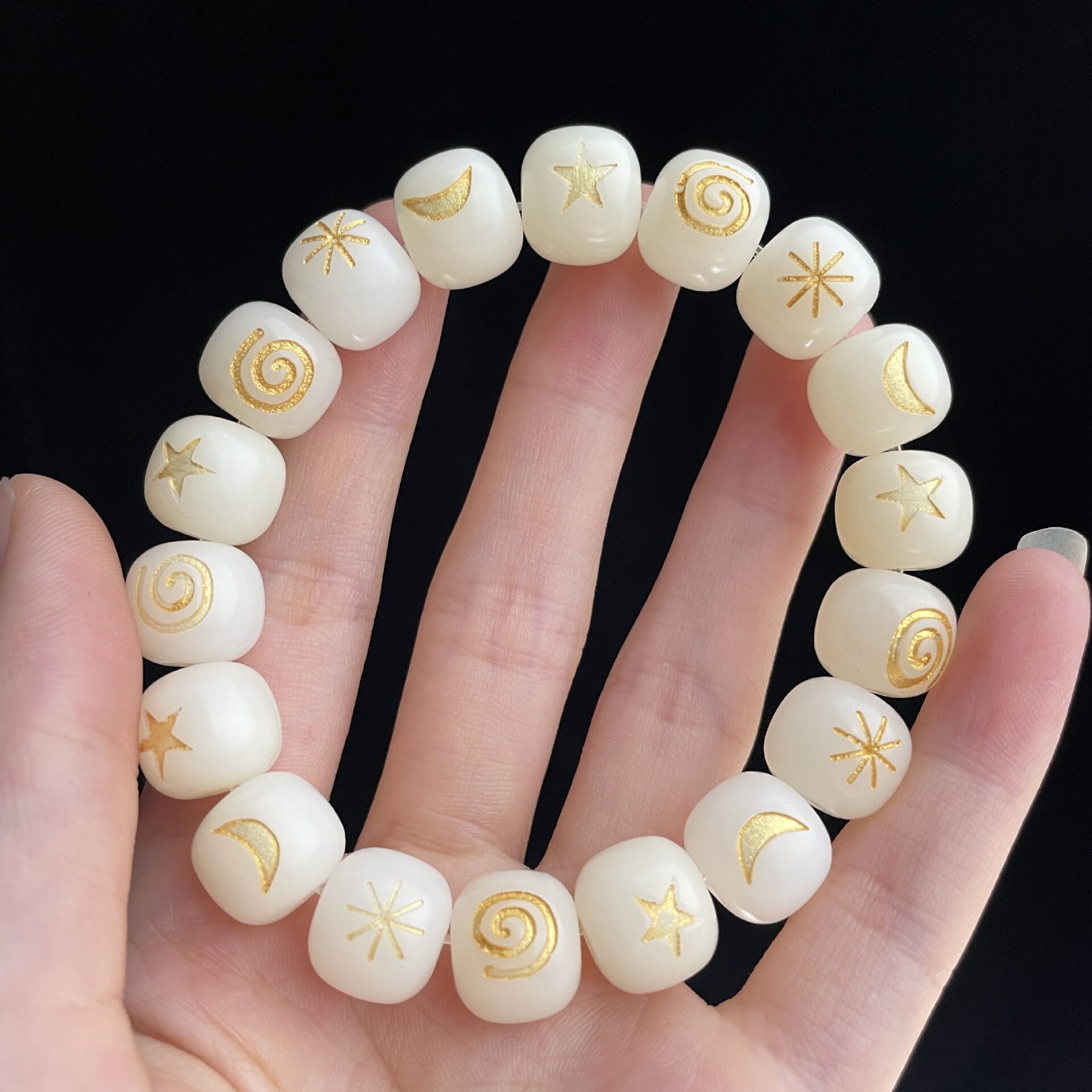 白玉菩提根手串雕刻日月星辰奶白色男女情侣手链原籽学生时尚百搭