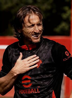 新款2025AC米兰训练服半拉链赛前运动服透气长袖足球服卫衣出场服