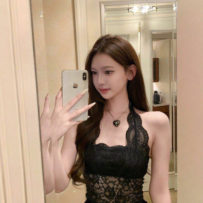 法式蕾丝挂脖背心女自带胸垫美背吊带外穿纯欲风内搭抹胸上衣