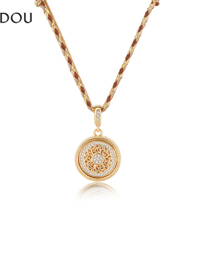阿吉豆AJIDOU项链女款金色八宝罗盘吊坠轻奢配饰小众编织绳毛衣链