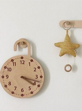 北欧ins简约家k居实木静音钟 儿童房客厅卧室挂钟民宿床头台钟装