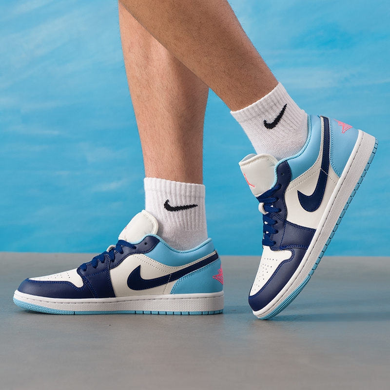 耐克篮球鞋男鞋2025冬季新款AIR JORDAN 1 AJ1轻便减震板鞋运动鞋