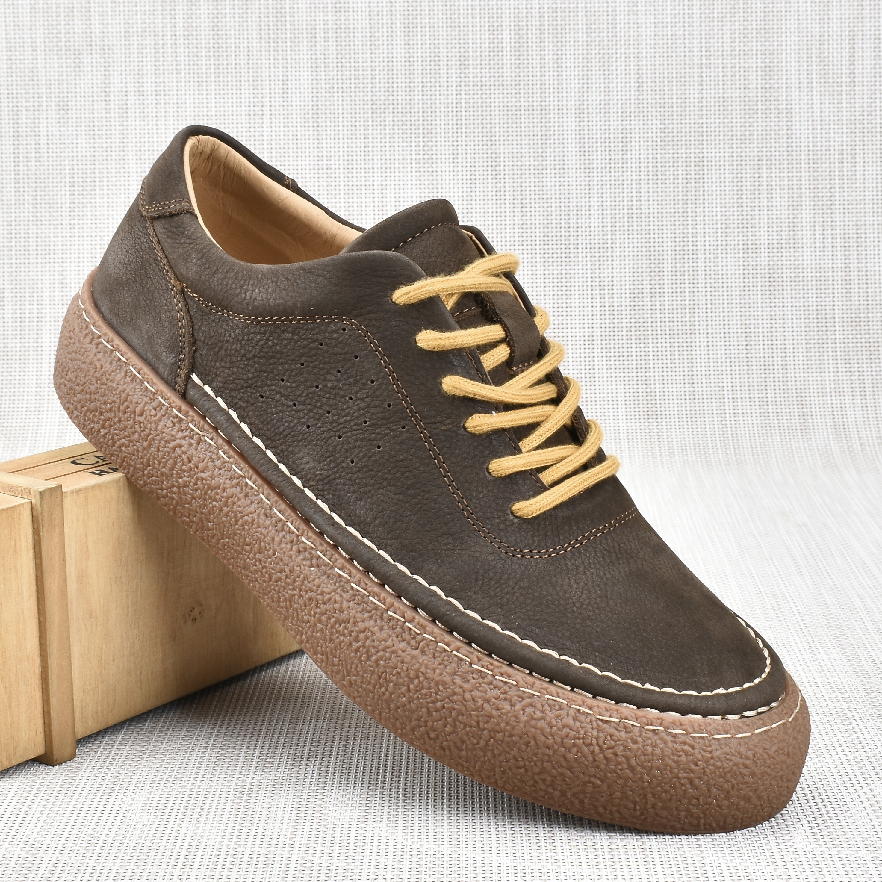 头层牛皮系带男鞋2025秋季新款软皮软底百搭英伦复古磨砂皮休闲鞋,流行男鞋,德训鞋,淘宝优惠券,粉丝福利购,淘宝优惠卷