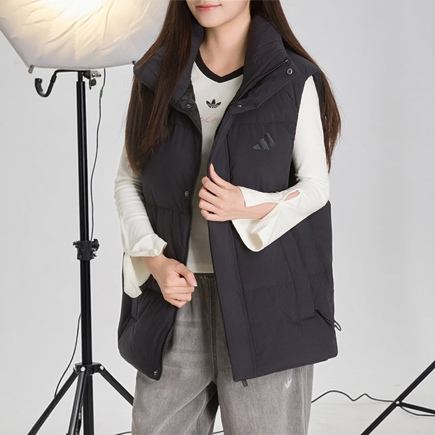 Adidas阿迪达斯男女外套2026冬季新款保暖运动休闲羽绒马甲LE4965