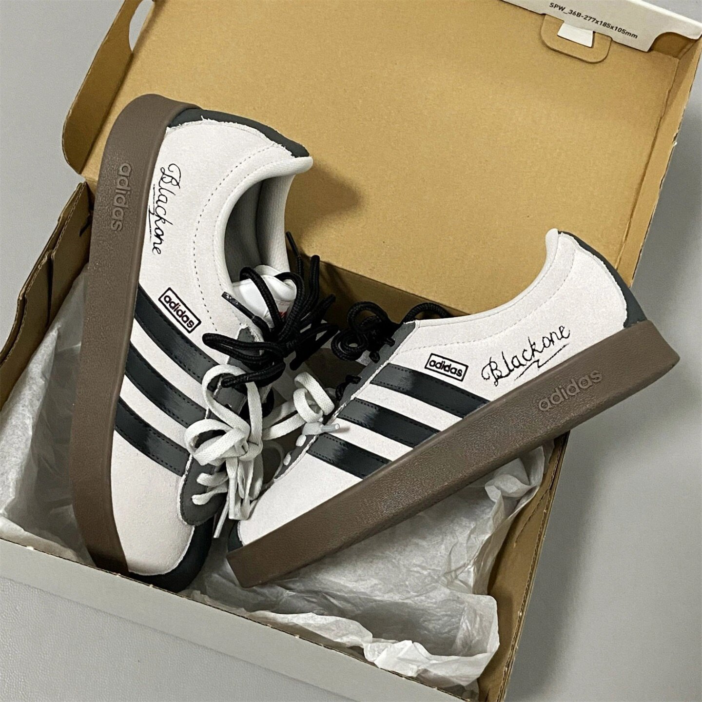 【球鞋定制】Adidas阿迪达斯男女鞋子 安静 潮流涂鸦百搭低帮板鞋