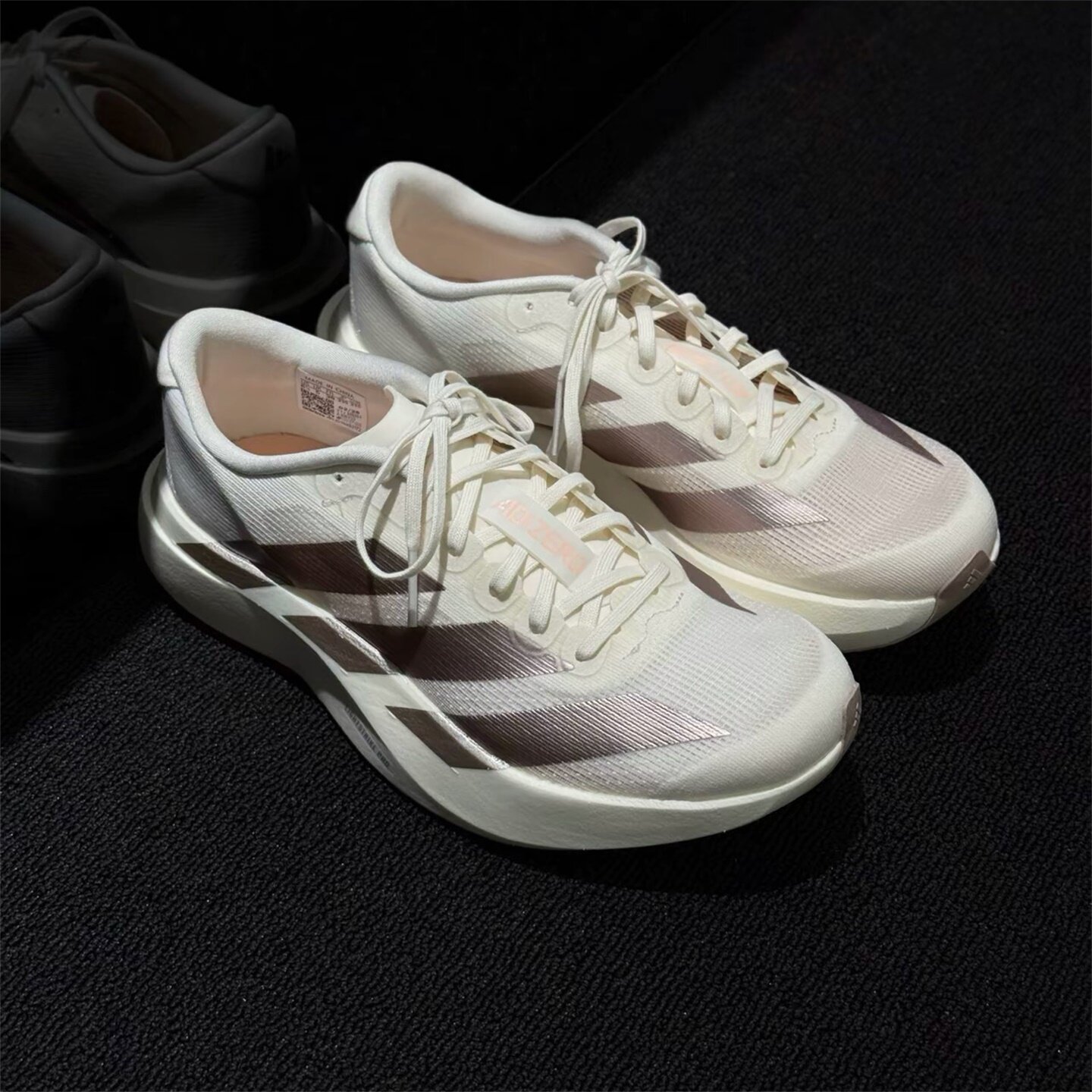 Adidas阿迪达斯男女款鞋子2026夏季新款运动休闲透气跑步鞋KI6961