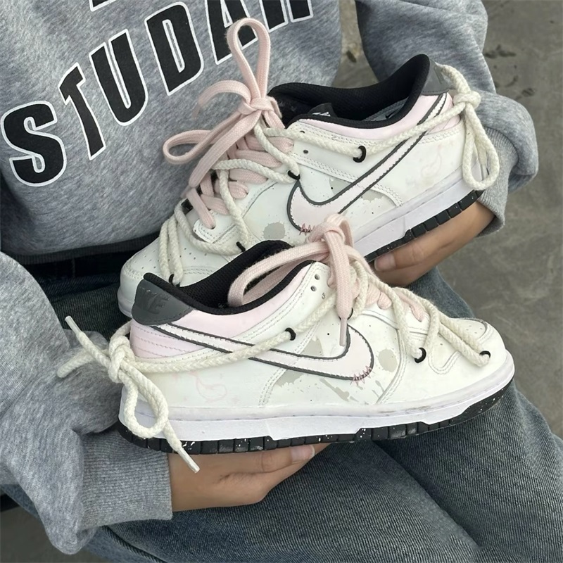 DUNK粉鲸低帮舒适百搭潮流板鞋