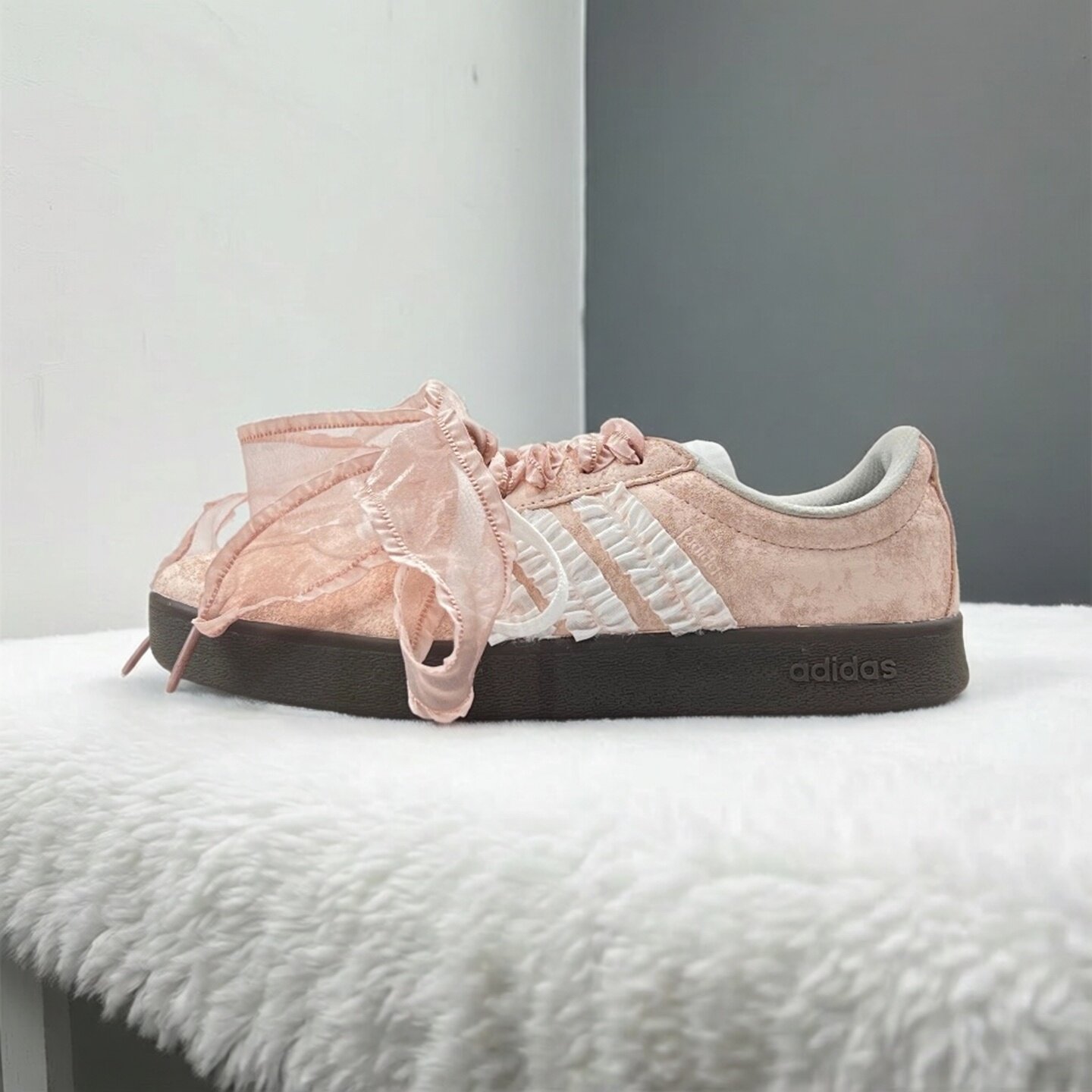 【球鞋定制】Adidas阿迪达斯男女鞋子 粉红丝带 潮流百搭低帮板鞋