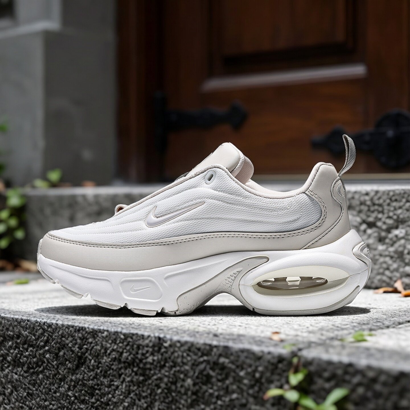 Nike耐克女鞋子2026秋季新款舒适百搭气垫运动休闲跑鞋IV5360-100