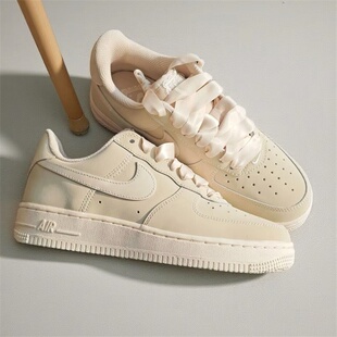 Nike耐克女鞋子2026夏季新款舒适百搭空军一号低帮板鞋IR0871-100