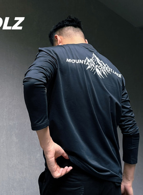 “山峰长t”正肩显肩宽仿梭棉美式长袖硬汉T恤