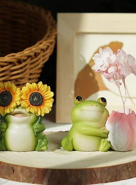 可爱向日葵青蛙摆件治愈系情绪稳定工位桌面解压笔插装饰女生礼物