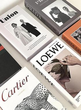 ins风简约英文装饰假书时尚人物杂志仿真书民宿工作室摆件道具模