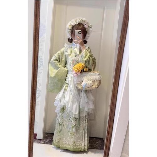 绿色刺绣罩裙马面裙洛丽塔汉服