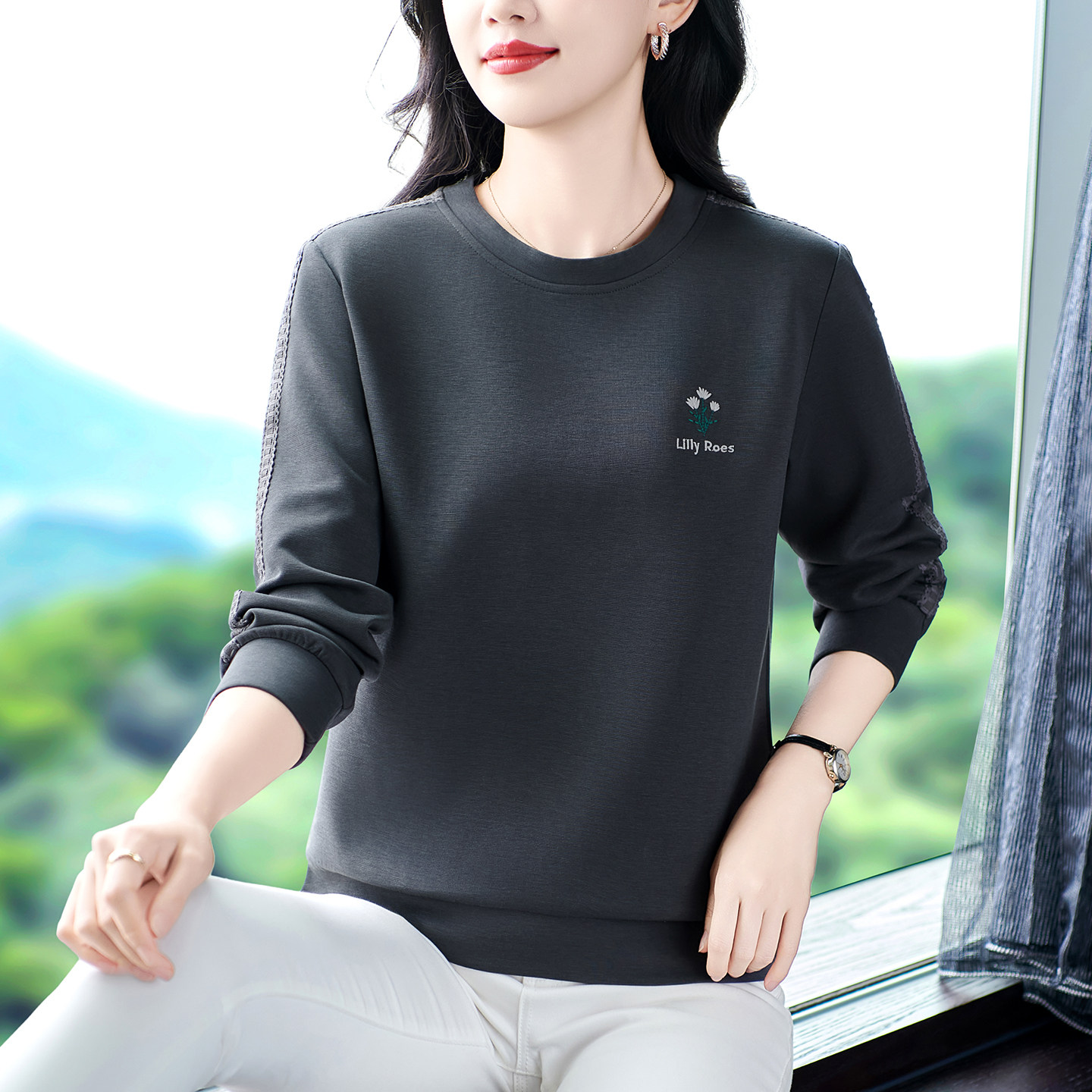 高级感套头卫衣女春秋妈妈圆领长袖外套宽松百搭减龄休闲上衣绣花