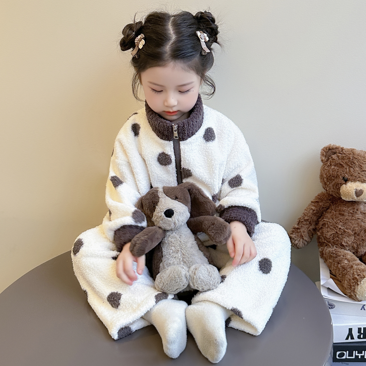 女童睡衣套装2025新款秋冬儿童珊瑚绒保暖拉链休闲家居服女宝宝款