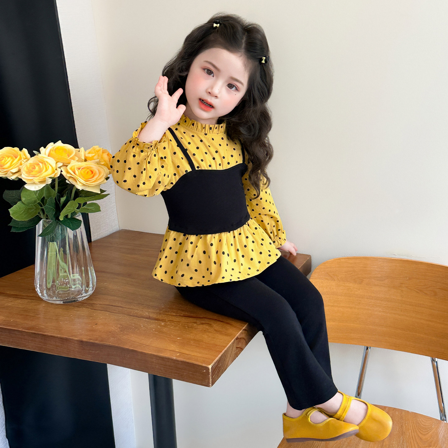 女童套装圆点假两件春秋新款儿童洋气时髦唏嘘收腰吊带上衣两件套