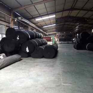 黑色土工布毛毡无纺布路面养护毯公路护坡除草保湿包装大棚保温布