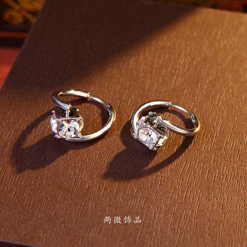 简约百搭克拉恋人高级感耳扣