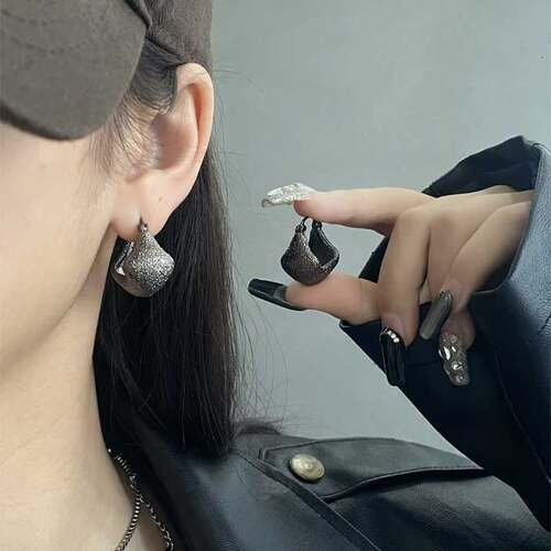 复古港风枪黑色磨砂摇篮个性耳扣