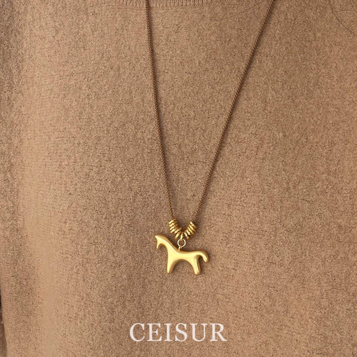 独特磨砂立体小马项链小众设计感