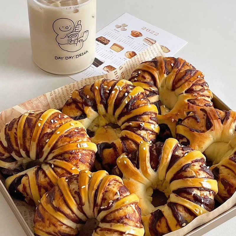 豆沙圈豆沙夹心面包软面包