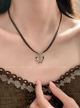 复古蝴蝶吊坠项链皮绳子项圈卫衣项链潮酷百搭项链短款