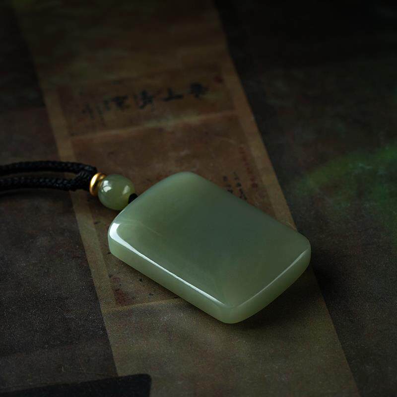 2026一兴高档和田玉平安无事牌吊坠男女青玉石佩晴水绿玉佩玉坠挂