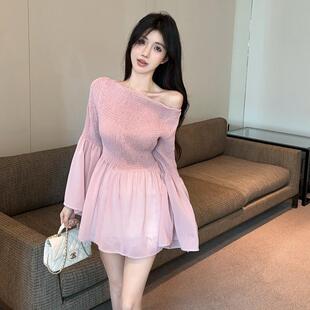 温柔风一字肩喇叭长袖衬衫女早秋款外穿褶皱小衫气质显瘦裙摆上衣