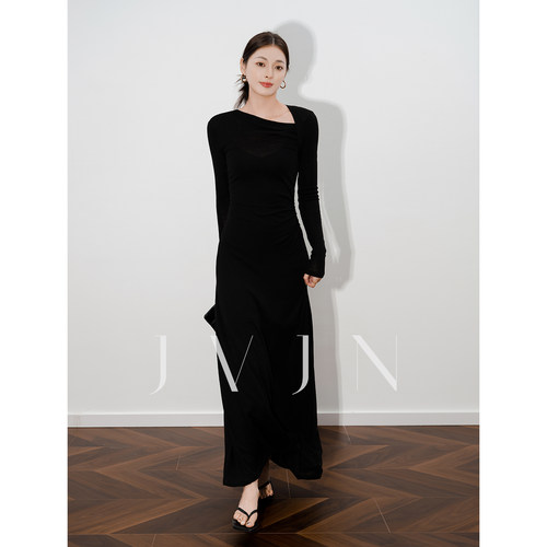 黑色不对称斜领连衣裙女