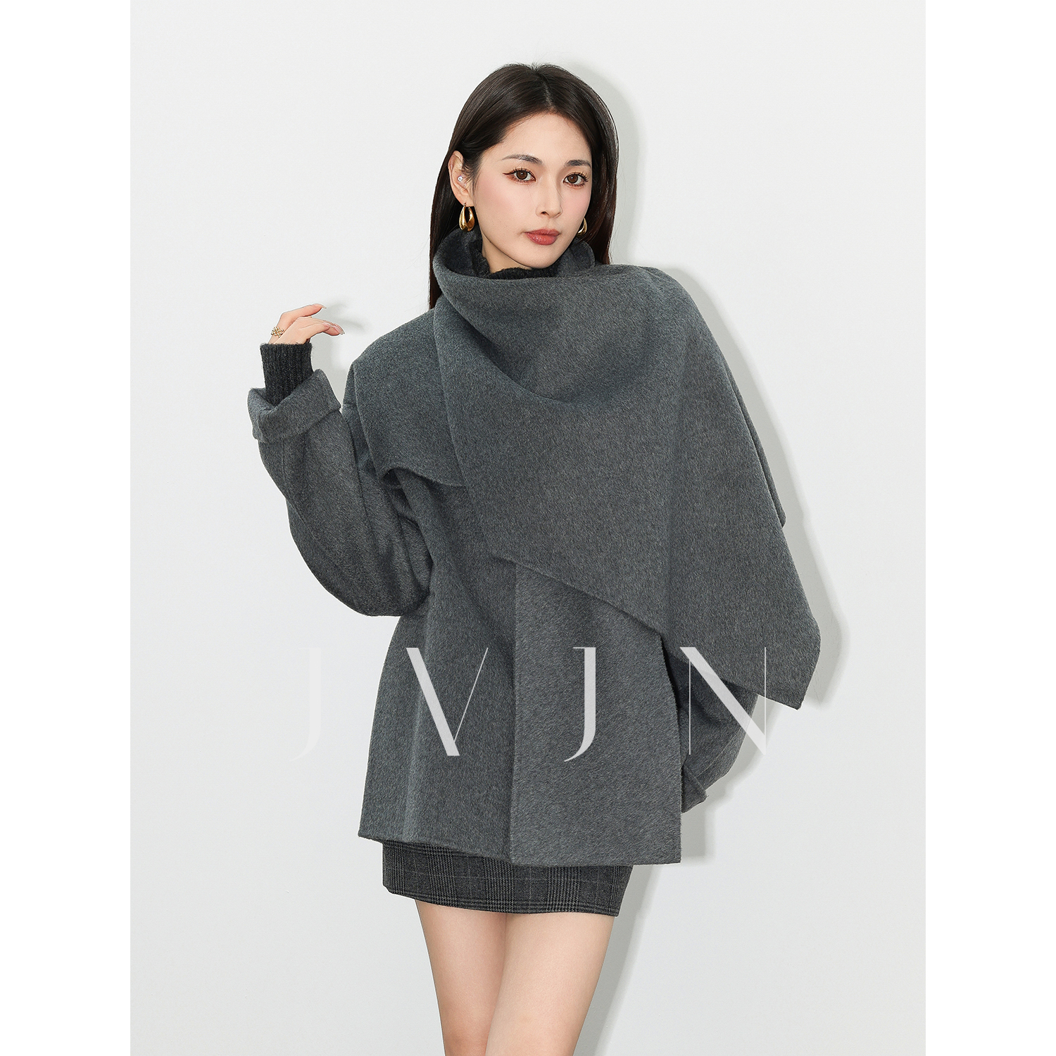 高级灰斗篷式全羊毛双面呢大衣