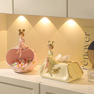 创意奶油风女孩纸巾盒抽纸盒摆件轻奢高档家用餐桌客厅桌面装饰品