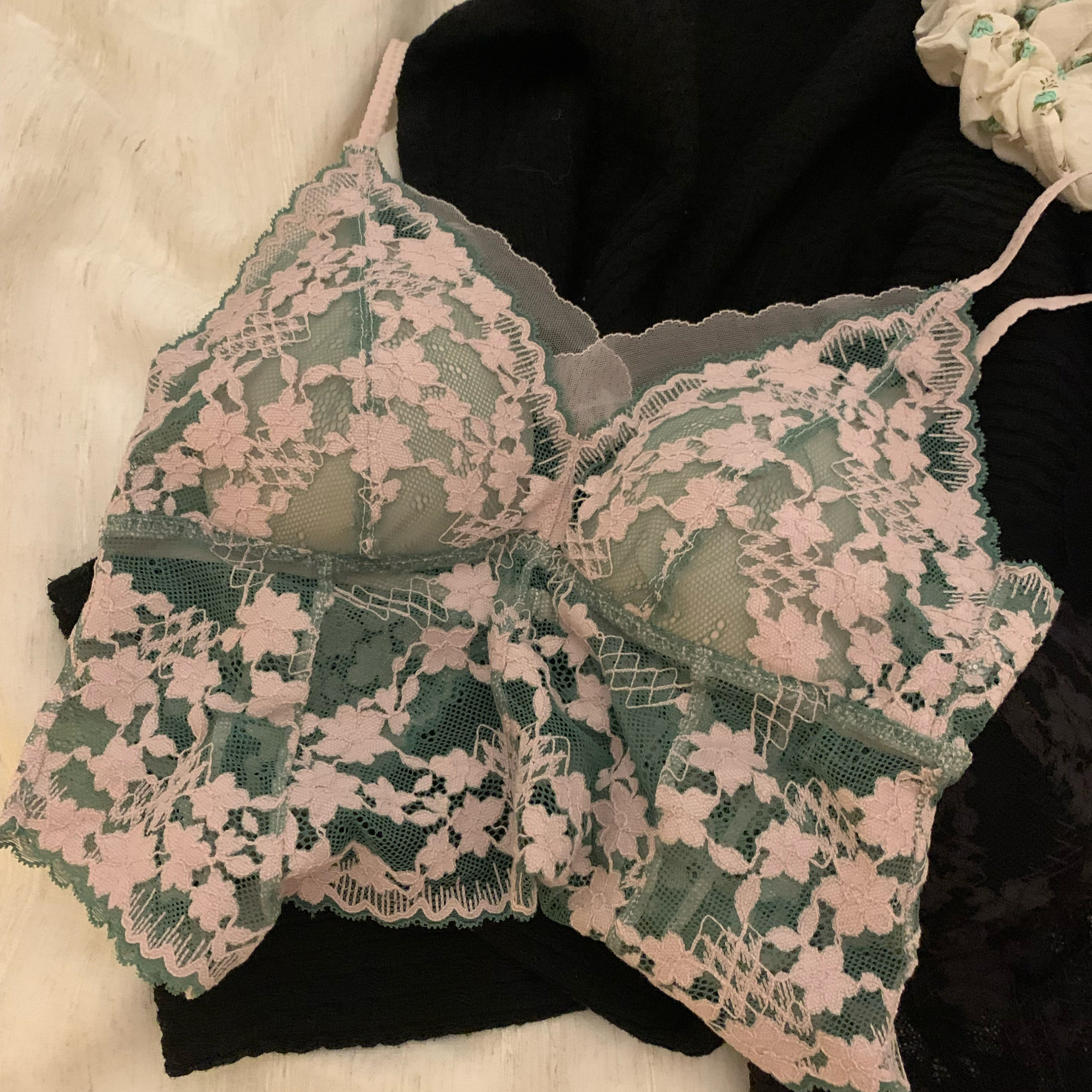 法式吊带背心内衣女薄款性感碎花网纱纯欲蕾丝轻薄三角杯美背文胸