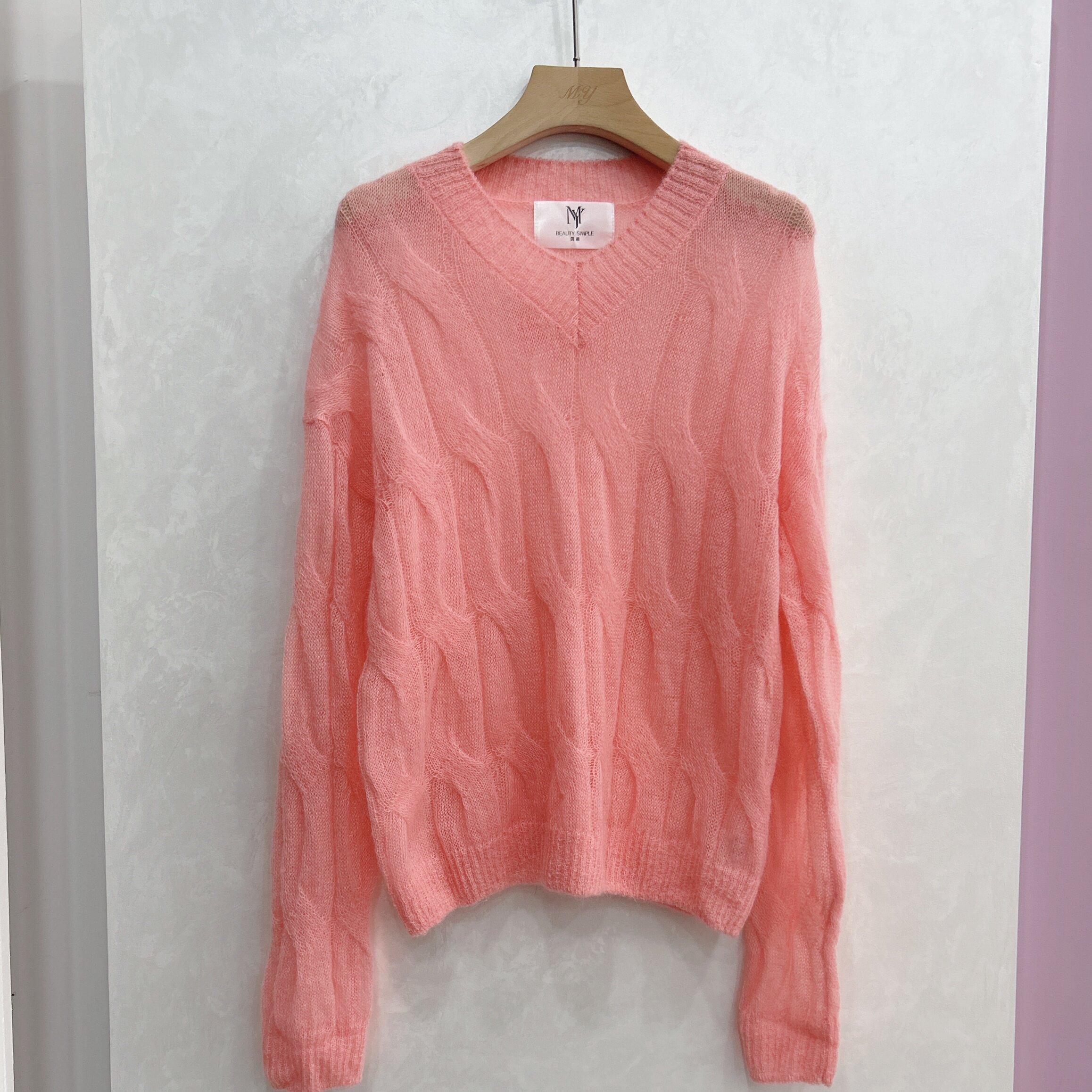 日系26春装温柔慵懒粉色马海毛V领麻花针织衫女套头宽松内搭毛衣