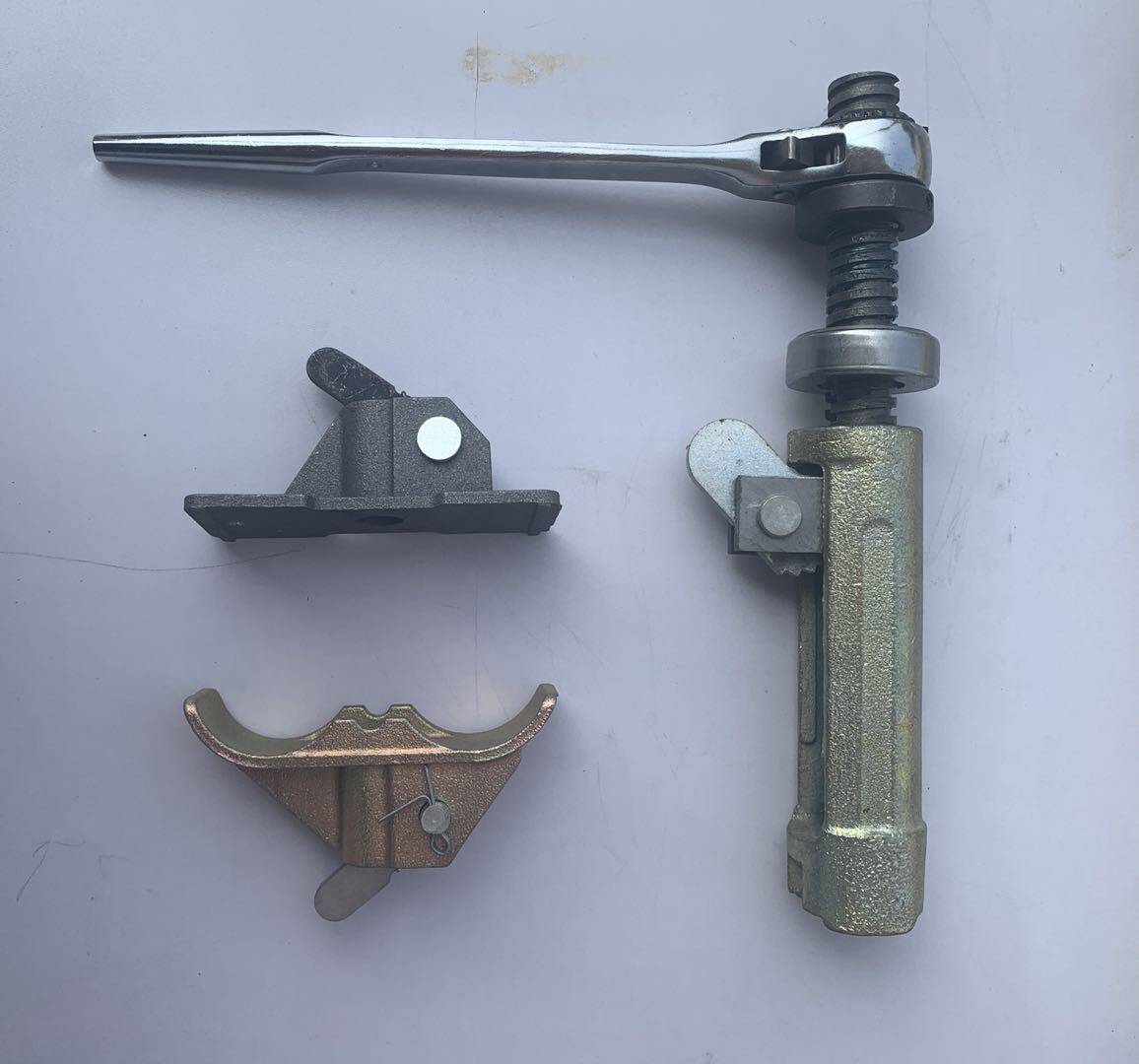 新型建筑蝴蝶扣建筑工地施工穿墙丝杆蝴蝶扣件平板卡扣钢筋拉紧器