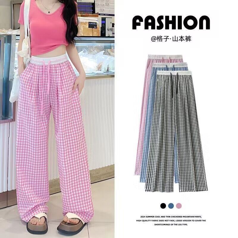 Randomly distribute miscellaneous clothing tops and pants