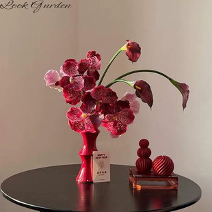 新中式喜庆新年红色花艺仿真蝴蝶兰花束陶瓷红花瓶插花高级感摆件